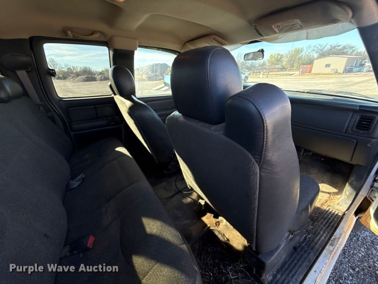 image for item EU5492 2004 Chevrolet Silverado 3500 Ext. Cab dump flatbed pickup truck