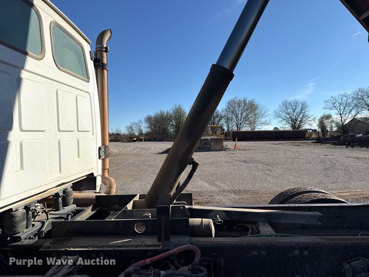 image for item EU5493 2009 Sterling L8500 dump truck