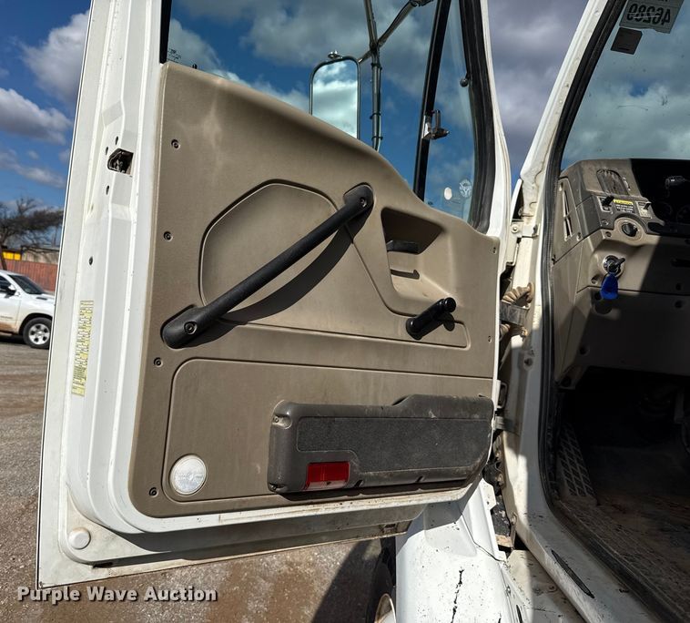 image for item EU5493 2009 Sterling L8500 dump truck