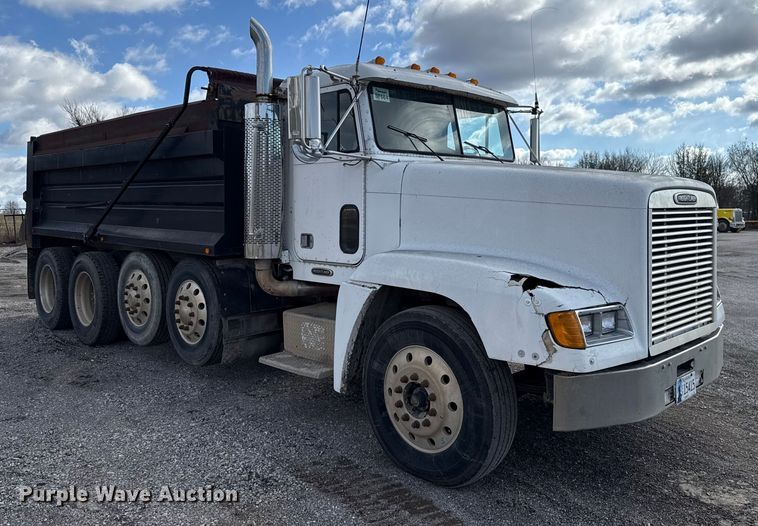 image for item EU5494 2000 Freightliner FLD120 dump truck