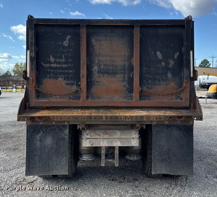 image for item EU5494 2000 Freightliner FLD120 dump truck