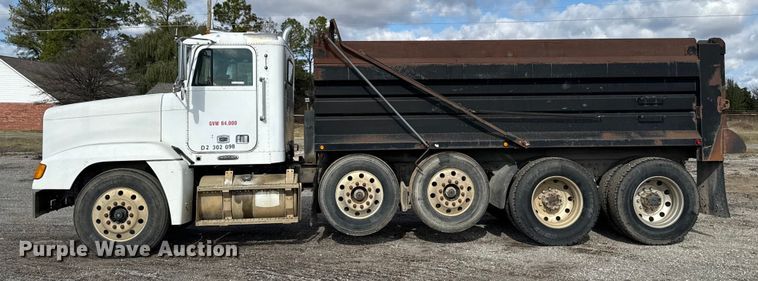 image for item EU5494 2000 Freightliner FLD120 dump truck