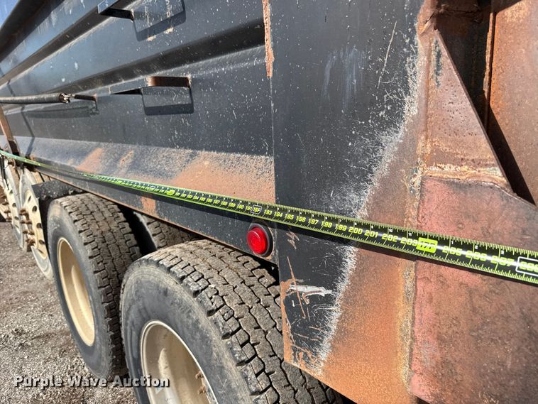 image for item EU5494 2000 Freightliner FLD120 dump truck