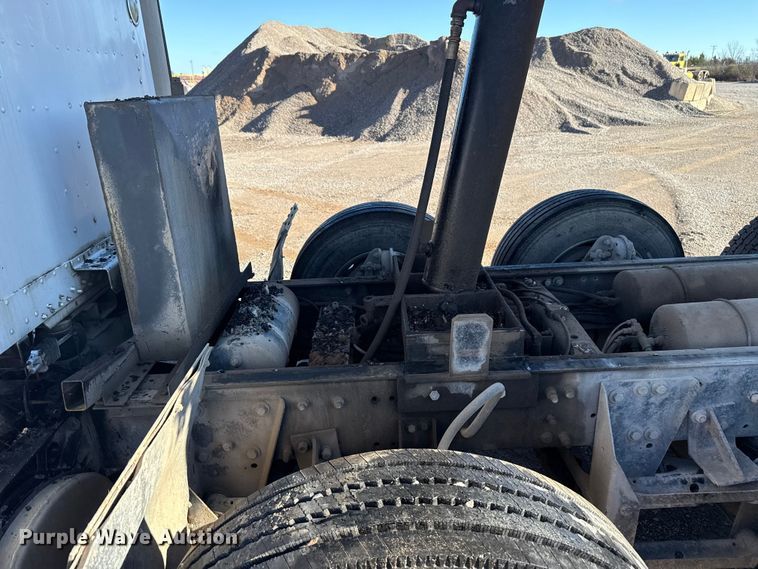 image for item EU5494 2000 Freightliner FLD120 dump truck