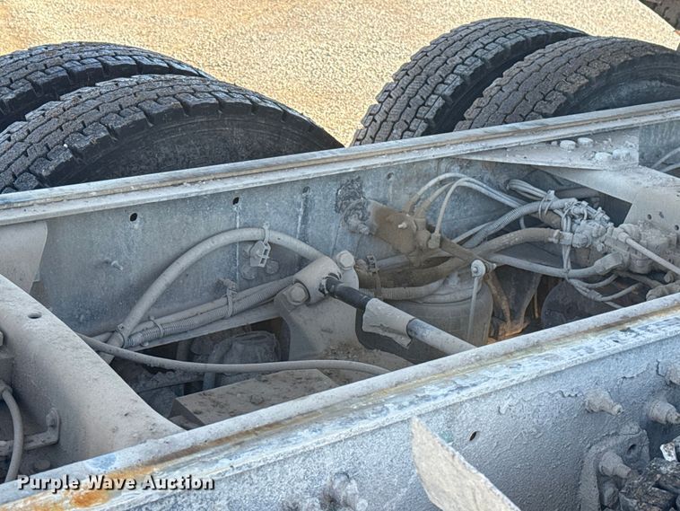 image for item EU5494 2000 Freightliner FLD120 dump truck