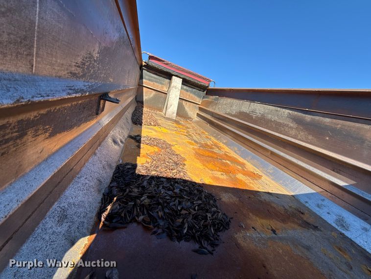 image for item EU5494 2000 Freightliner FLD120 dump truck