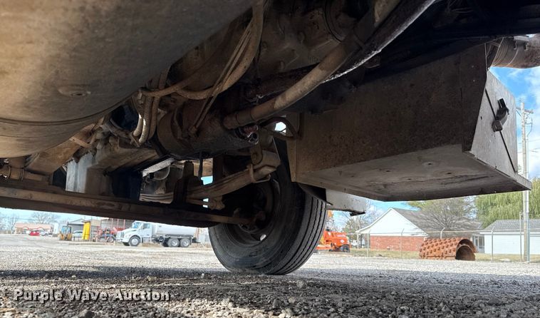 image for item EU5494 2000 Freightliner FLD120 dump truck