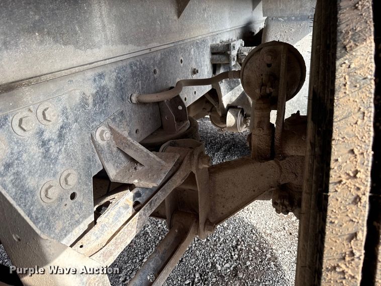 image for item EU5494 2000 Freightliner FLD120 dump truck