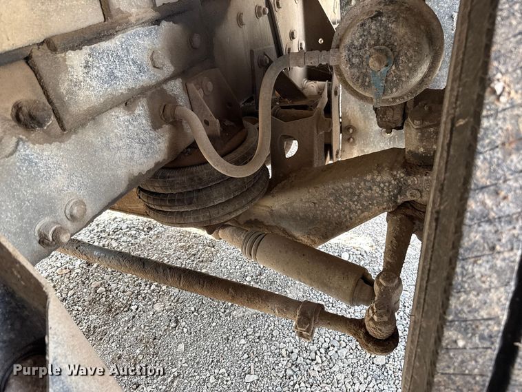 image for item EU5494 2000 Freightliner FLD120 dump truck