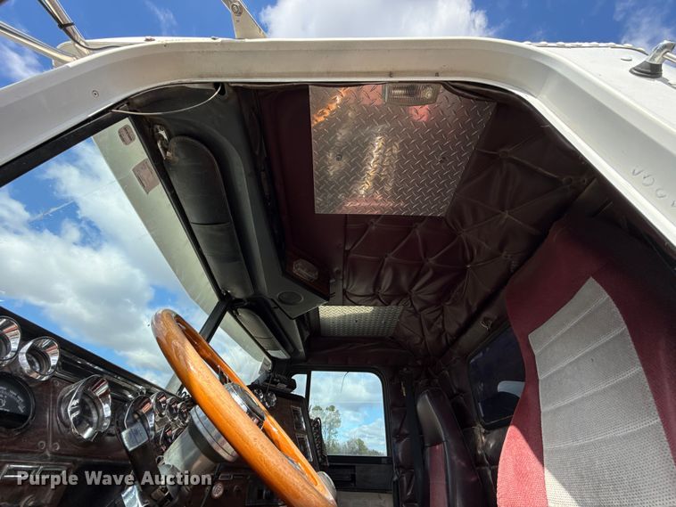 image for item EU5494 2000 Freightliner FLD120 dump truck