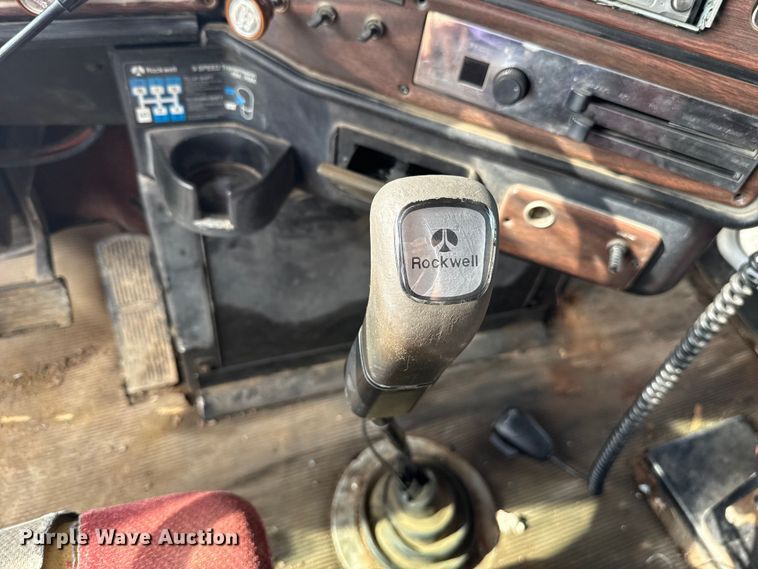 image for item EU5494 2000 Freightliner FLD120 dump truck