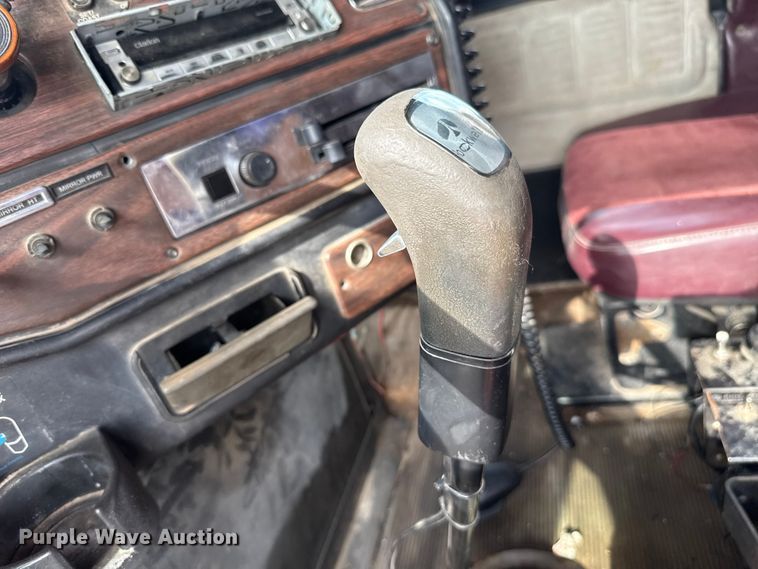 image for item EU5494 2000 Freightliner FLD120 dump truck