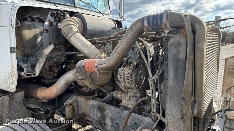 image for item EU5494 2000 Freightliner FLD120 dump truck