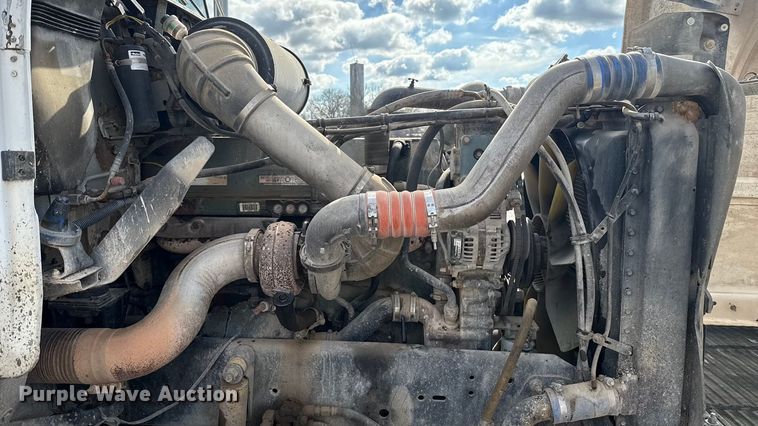 image for item EU5494 2000 Freightliner FLD120 dump truck