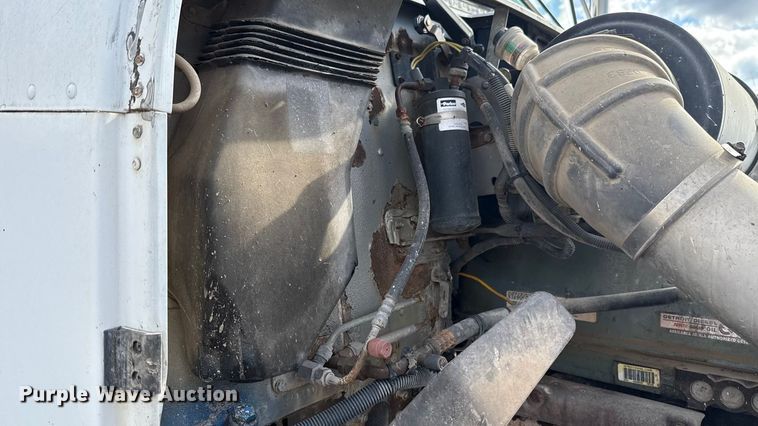 image for item EU5494 2000 Freightliner FLD120 dump truck