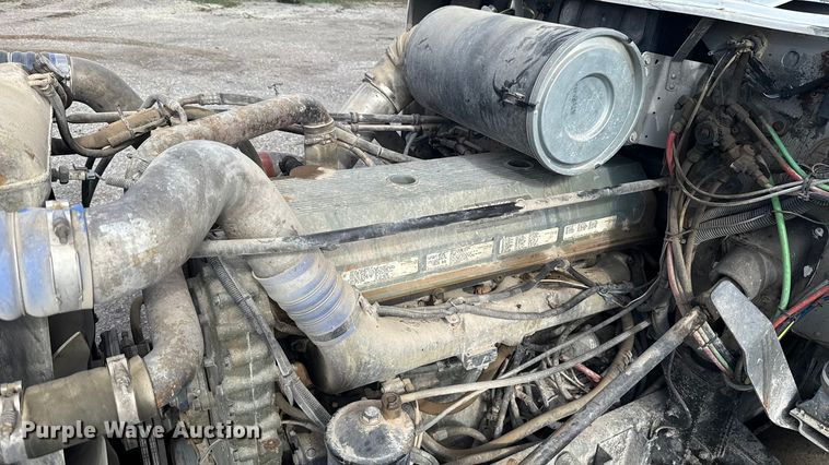 image for item EU5494 2000 Freightliner FLD120 dump truck