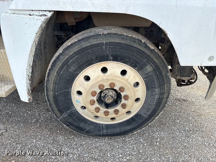 image for item EU5494 2000 Freightliner FLD120 dump truck