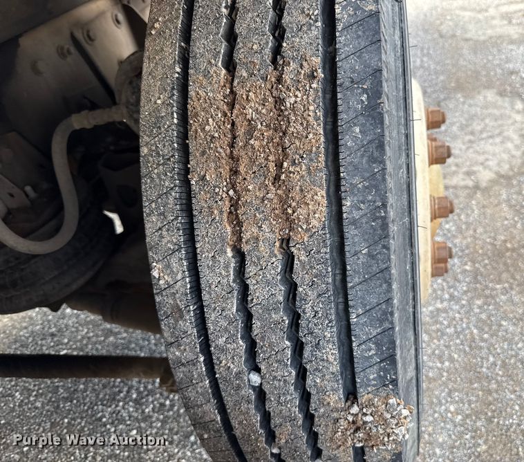 image for item EU5494 2000 Freightliner FLD120 dump truck