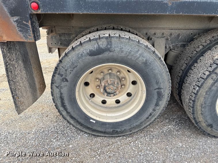 image for item EU5494 2000 Freightliner FLD120 dump truck