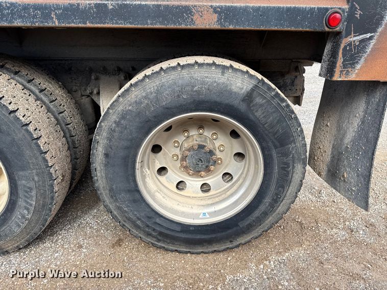 image for item EU5494 2000 Freightliner FLD120 dump truck