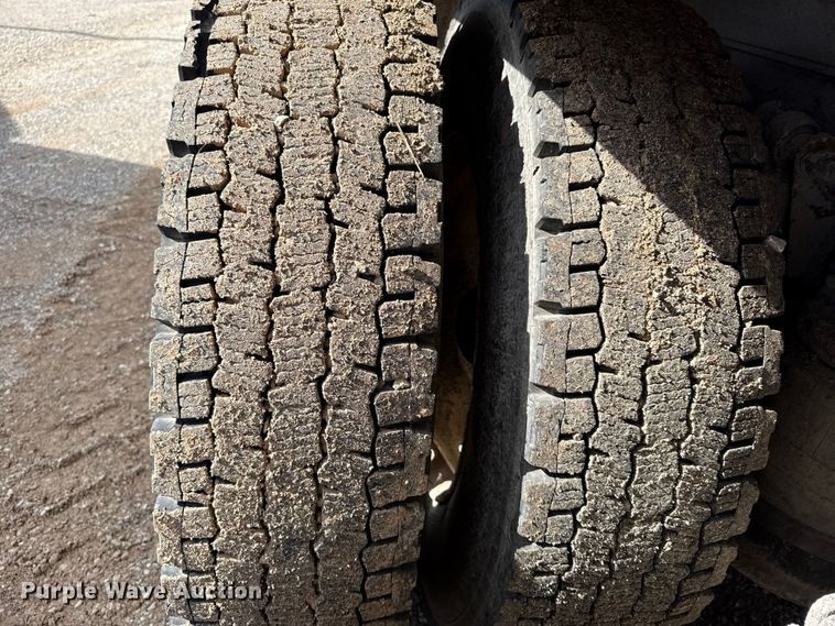 image for item EU5494 2000 Freightliner FLD120 dump truck