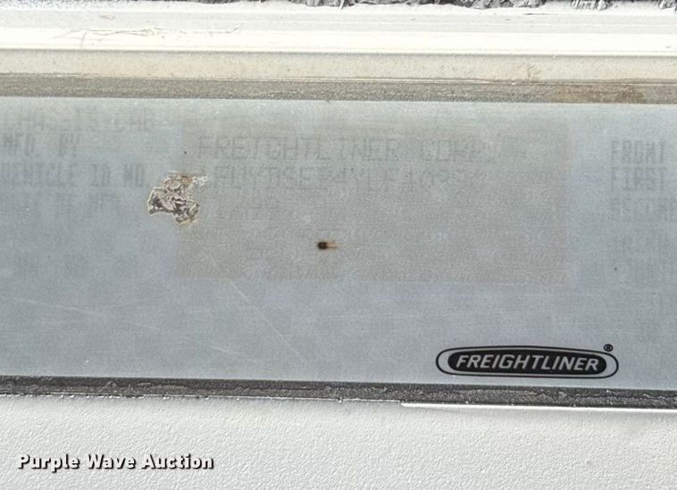 image for item EU5494 2000 Freightliner FLD120 dump truck