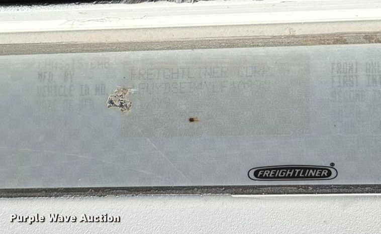 image for item EU5494 2000 Freightliner FLD120 dump truck