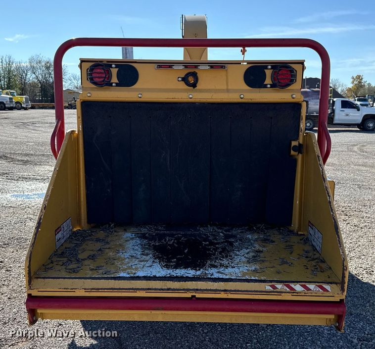 image for item EU5495 2012 Vermeer BC1500 wood chipper