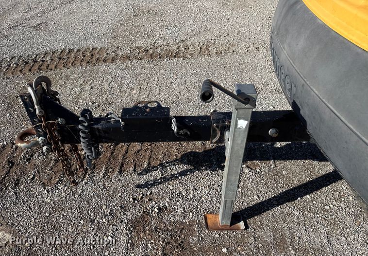 image for item EU5495 2012 Vermeer BC1500 wood chipper