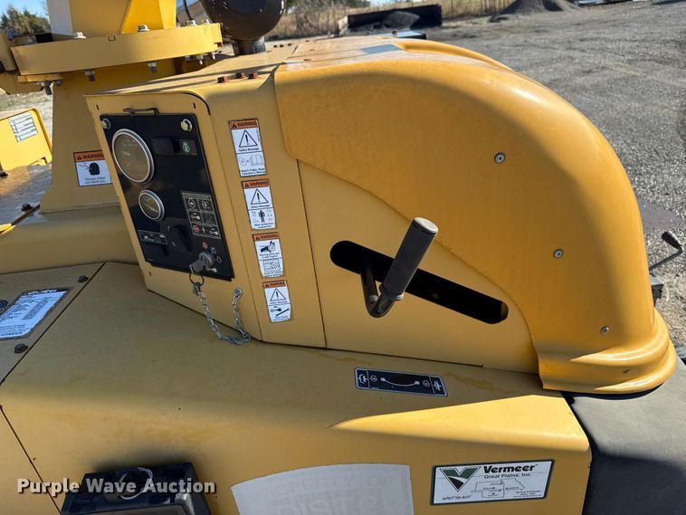 image for item EU5495 2012 Vermeer BC1500 wood chipper