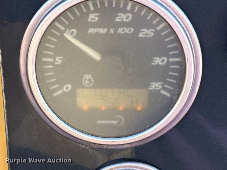 image for item EU5495 2012 Vermeer BC1500 wood chipper