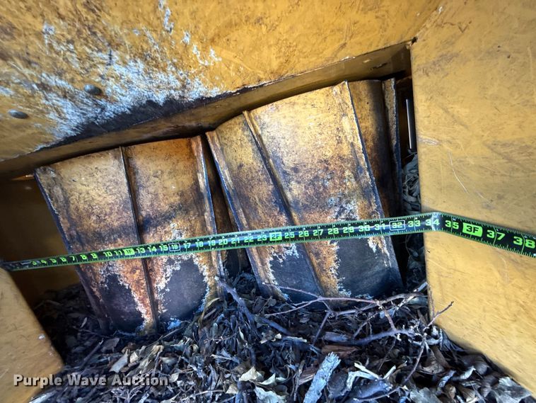 image for item EU5495 2012 Vermeer BC1500 wood chipper