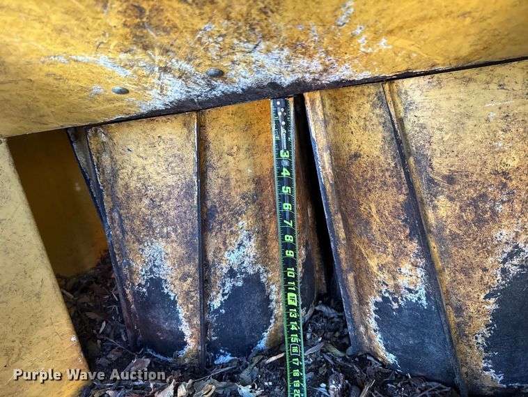 image for item EU5495 2012 Vermeer BC1500 wood chipper