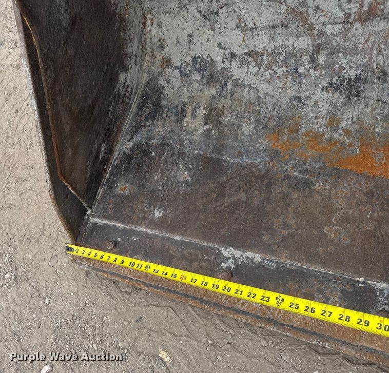 image for item EU6375 2007 John Deere 410J tractor