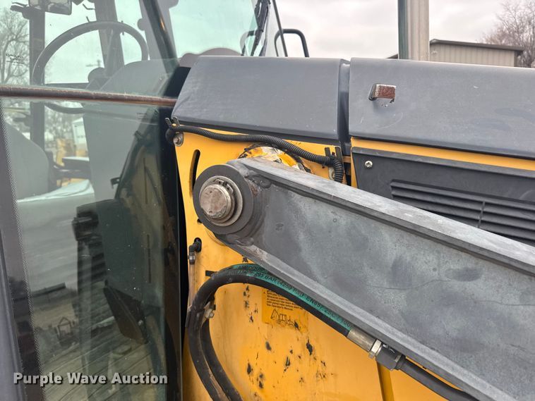 image for item EU6375 2007 John Deere 410J tractor