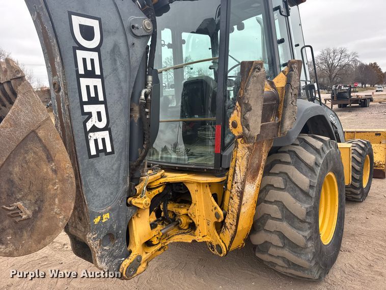 image for item EU6375 2007 John Deere 410J tractor