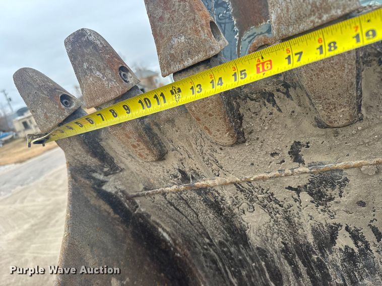 image for item EU6375 2007 John Deere 410J tractor