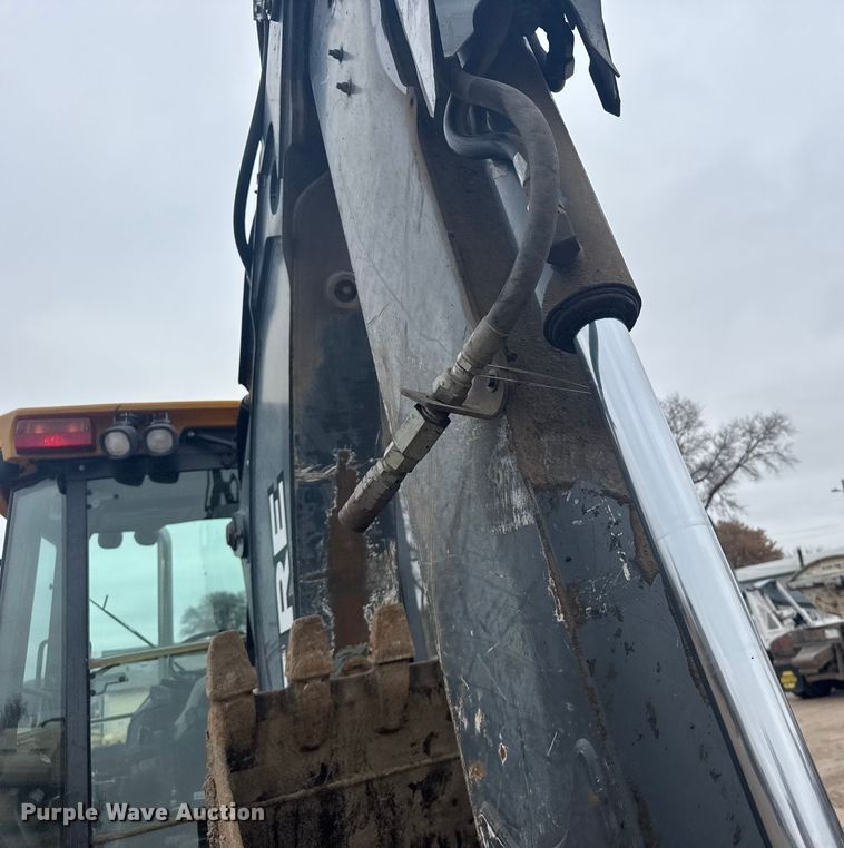 image for item EU6375 2007 John Deere 410J tractor