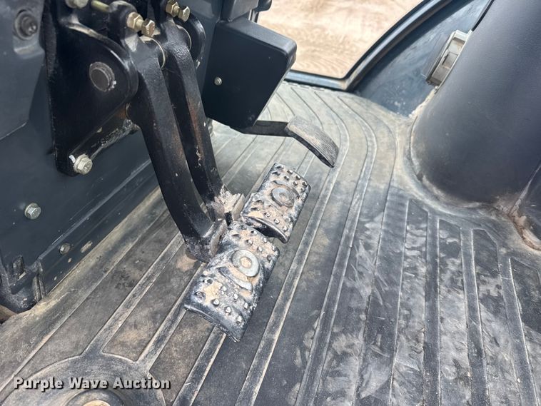 image for item EU6375 2007 John Deere 410J tractor