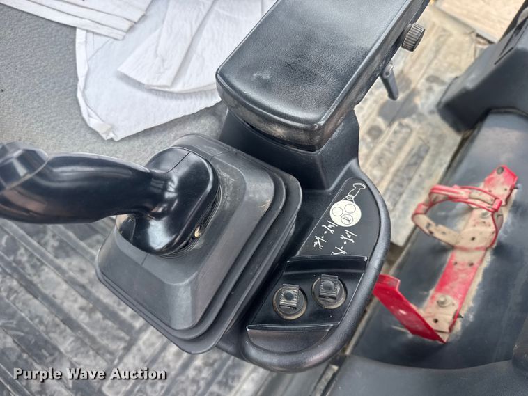 image for item EU6375 2007 John Deere 410J tractor