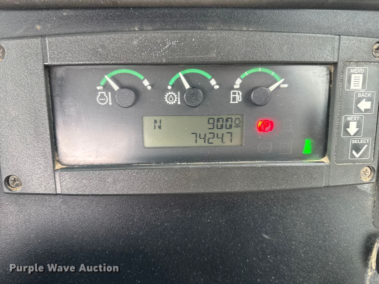 image for item EU6375 2007 John Deere 410J tractor