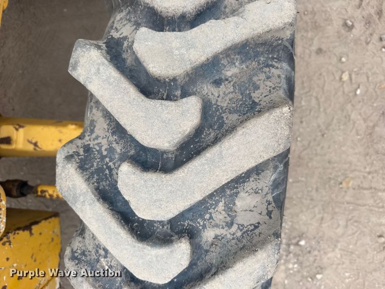 image for item EU6375 2007 John Deere 410J tractor