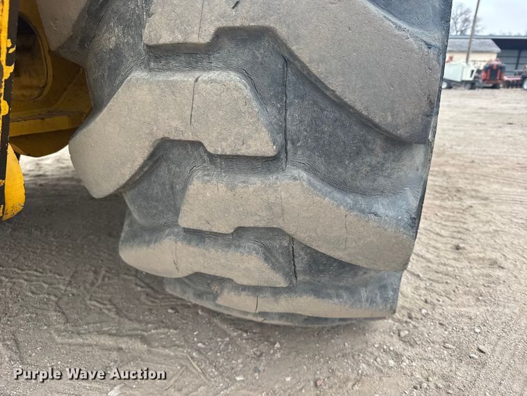 image for item EU6375 2007 John Deere 410J tractor