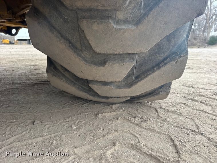 image for item EU6375 2007 John Deere 410J tractor