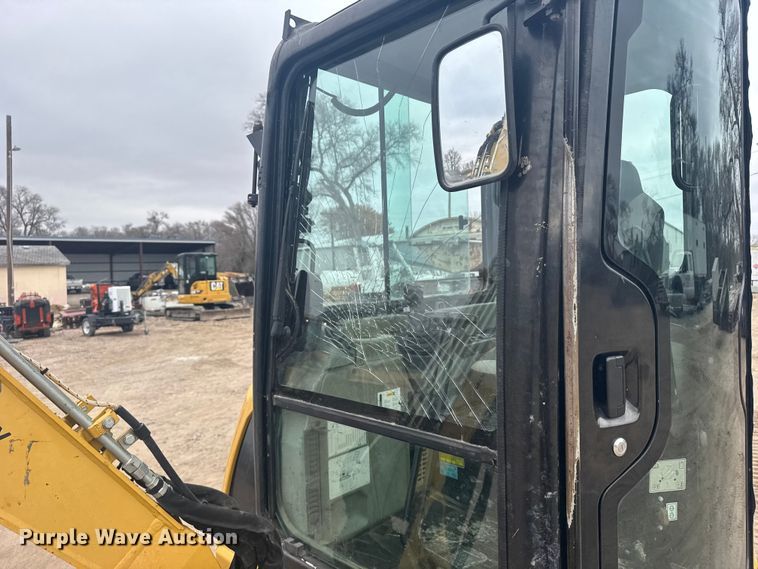 image for item EU6376 2011 Caterpillar 304D CR mini excavator