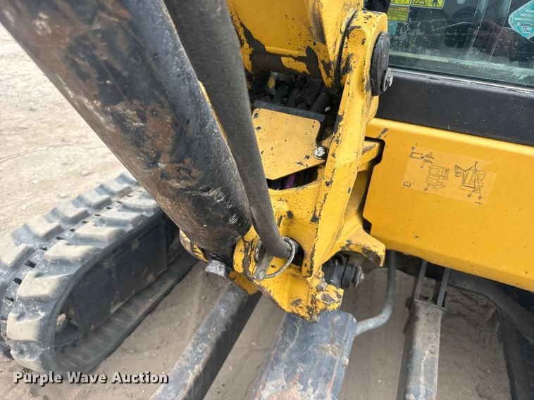 image for item EU6376 2011 Caterpillar 304D CR mini excavator