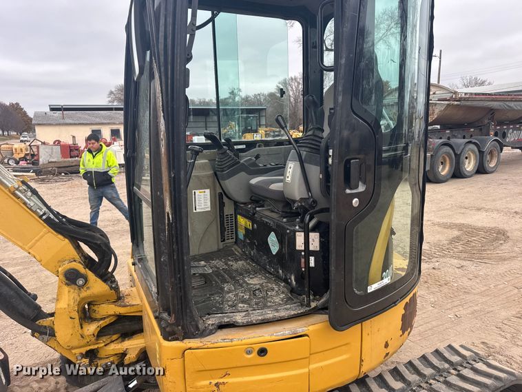 image for item EU6376 2011 Caterpillar 304D CR mini excavator