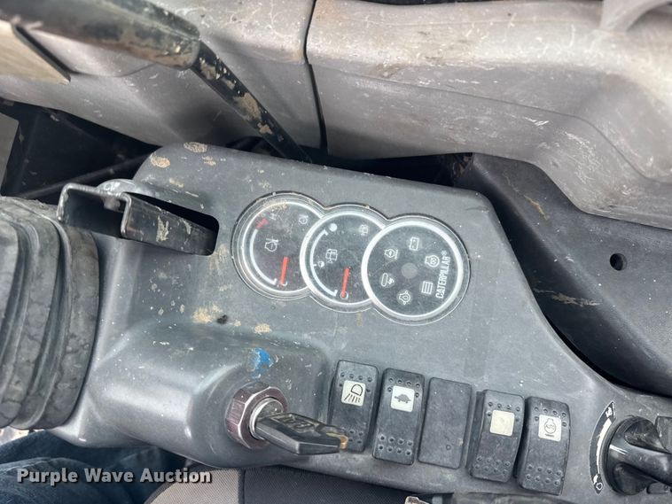 image for item EU6376 2011 Caterpillar 304D CR mini excavator