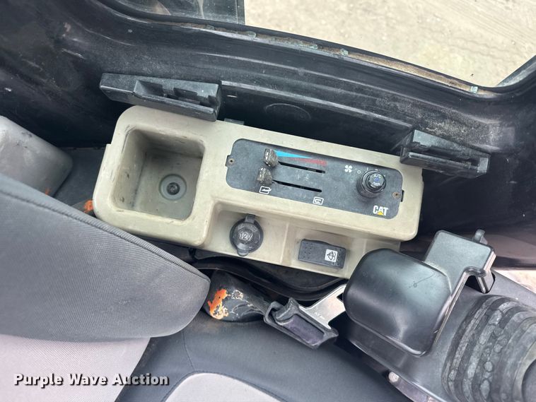 image for item EU6376 2011 Caterpillar 304D CR mini excavator