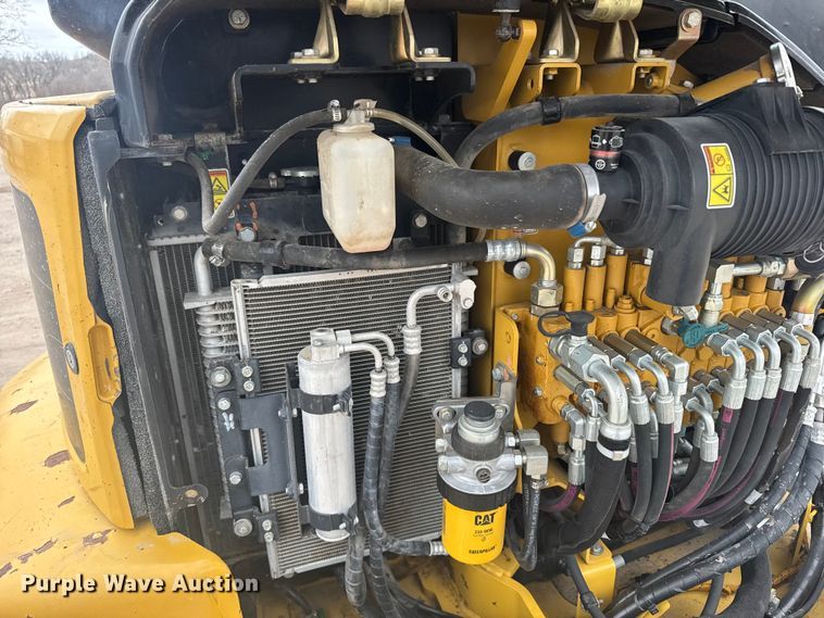 image for item EU6376 2011 Caterpillar 304D CR mini excavator